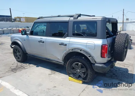 2022 Ford Bronco Black Diamond z USA, uszkodzony, nr VIN 1FMEE5DH4NLB76944